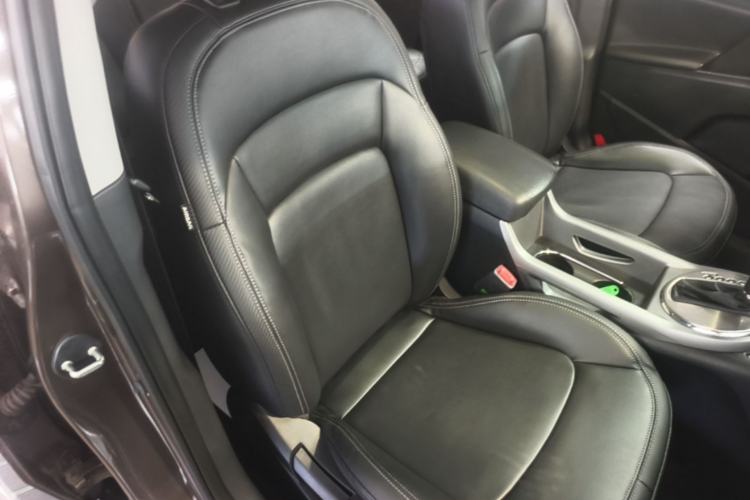 Used Kia Sportage R 2015 2.0L Automatic Two-Wheel Drive DLX Model Right Front Seat