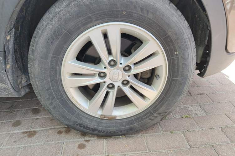 Used Kia Sportage R 2015 2.0L Automatic Two-Wheel Drive GL Right Front Wheel Hub