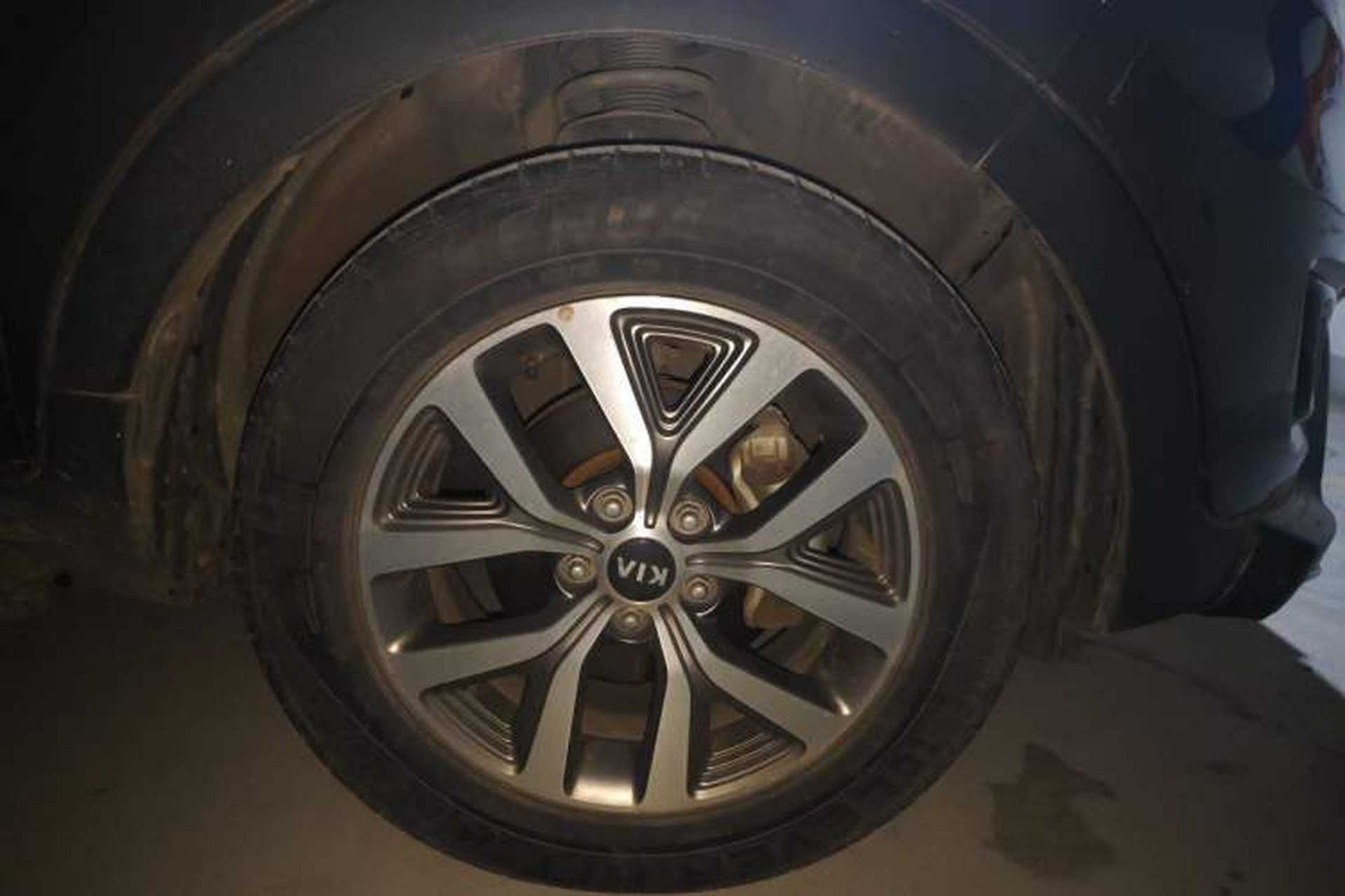 Used Kia Sportage R 2015 2.0L Automatic Two-Wheel Drive GLS Right Front Wheel Hub