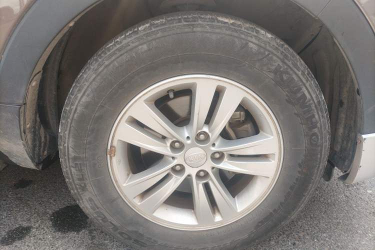 Used Kia Sportage R 2015 2.0L Automatic Two-Wheel Drive GL Right Front Wheel Hub