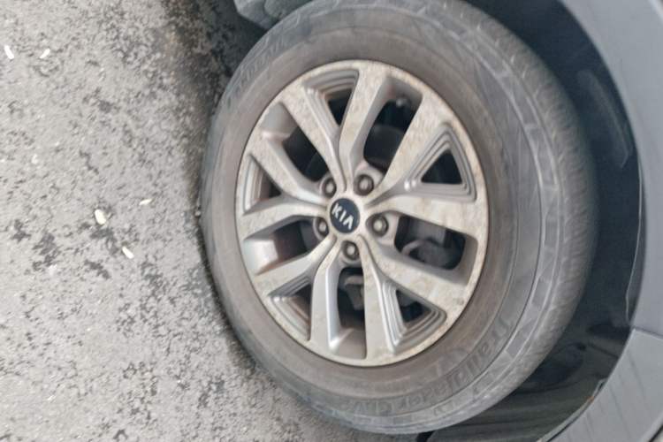 Used Kia Sportage R 2015 2.0L Automatic Two-Wheel Drive GLS Right Front Wheel Hub