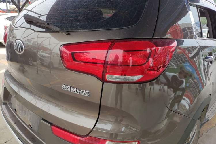 Used Kia Sportage R 2015 2.0L Automatic Two-Wheel Drive GLS Right Rear Taillight
