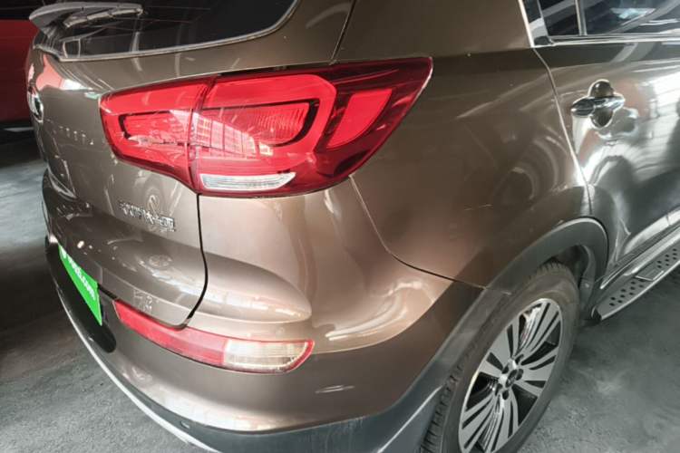 Used Kia Sportage R 2015 2.0L Automatic Two-Wheel Drive DLX Model Right Rear Taillight