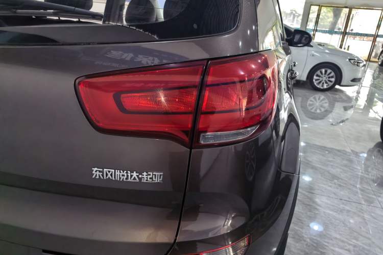 Used Kia Sportage R 2015 2.0L Automatic Two-Wheel Drive GL Right Rear Taillight