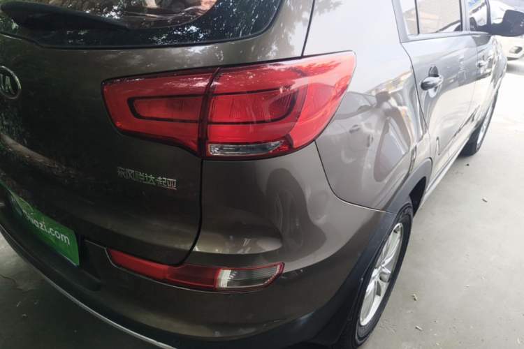 Used Kia Sportage R 2015 2.0L Automatic Two-Wheel Drive GL Right Rear Taillight