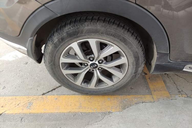 Used Kia Sportage R 2015 2.0L Automatic Two-Wheel Drive GLS Right Rear Wheel Hub