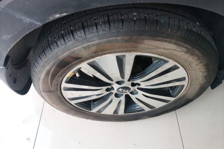 Used Kia Sportage R 2015 2.0L Automatic Two-Wheel Drive GLS Right Rear Wheel Hub