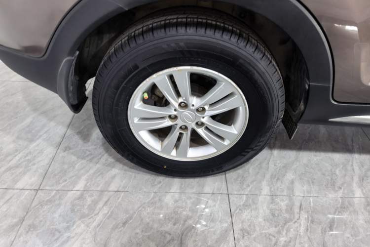 Used Kia Sportage R 2015 2.0L Automatic Two-Wheel Drive GL Right Rear Wheel Hub