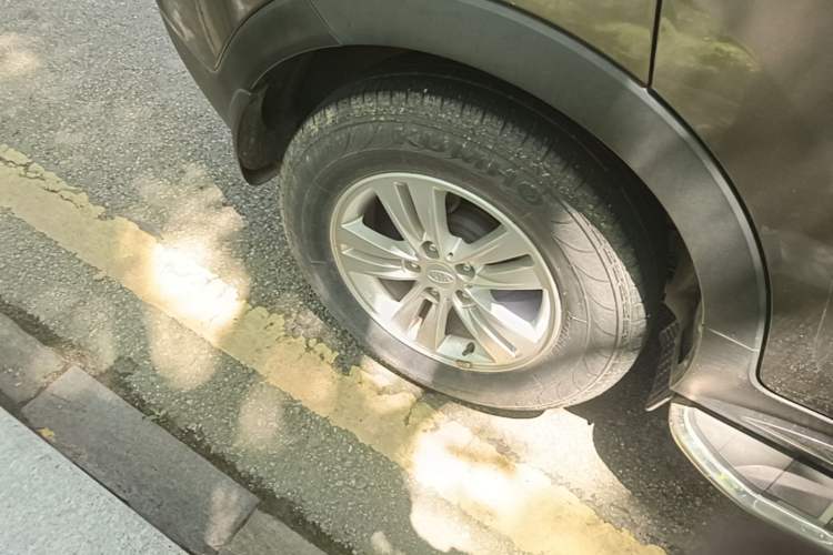Used Kia Sportage R 2015 2.0L Automatic Two-Wheel Drive GL Right Rear Wheel Hub