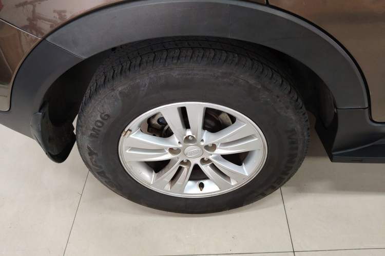 Used Kia Sportage R 2015 2.0L Automatic Two-Wheel Drive GL Right Rear Wheel Hub