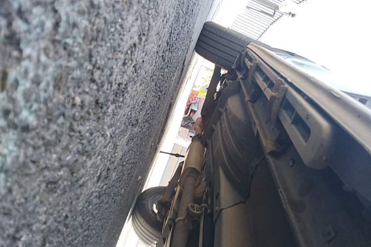 Used Kia Sportage R 2015 2.0L Automatic Two-Wheel Drive DLX Model Right Side Sill