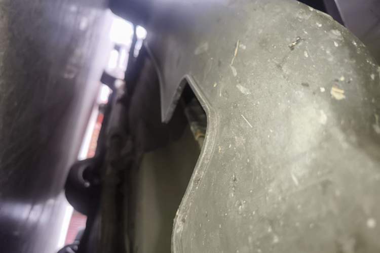 Used Kia Sportage R 2015 2.0L Automatic Two-Wheel Drive DLX Model Right Side Sill