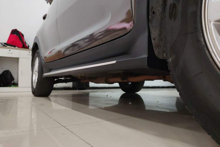 Used Kia Sportage R 2015 2.0L Automatic Two-Wheel Drive GL Right Side Sill