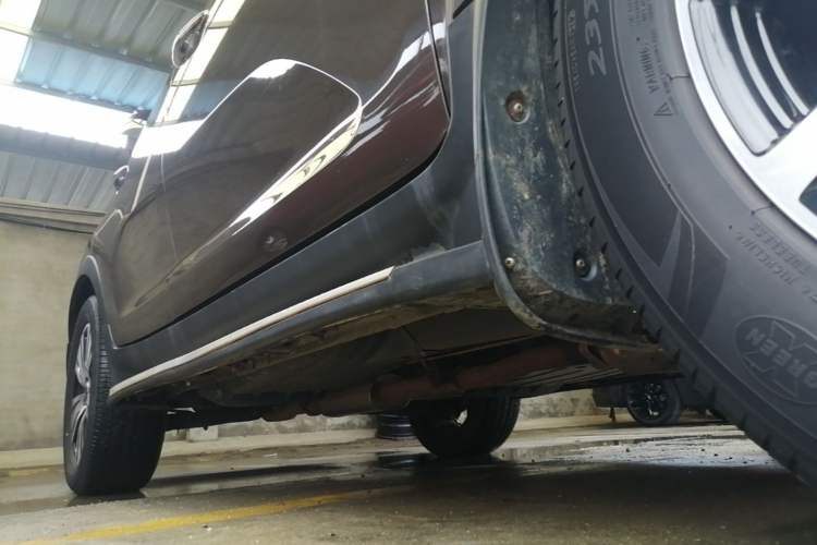 Used Kia Sportage R 2015 2.0L Automatic 2WD Premium Edition Right Side Sill