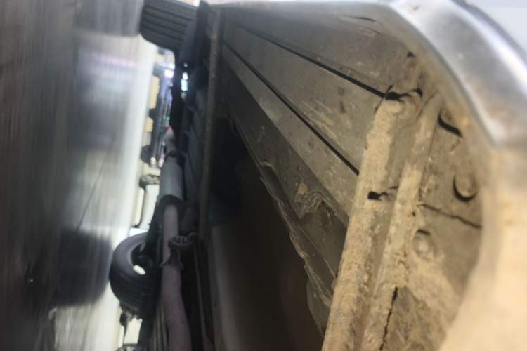 Used Kia Sportage R 2015 2.0L Automatic Two-Wheel Drive DLX Model Right Side Sill