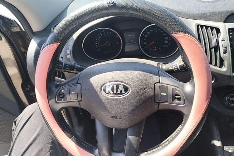 Used Kia Sportage R 2015 2.0L Automatic Two-Wheel Drive DLX Model Steering Wheel