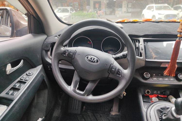 Used Kia Sportage R 2015 2.0L Manual Two-Wheel Drive GL Model Steering Wheel