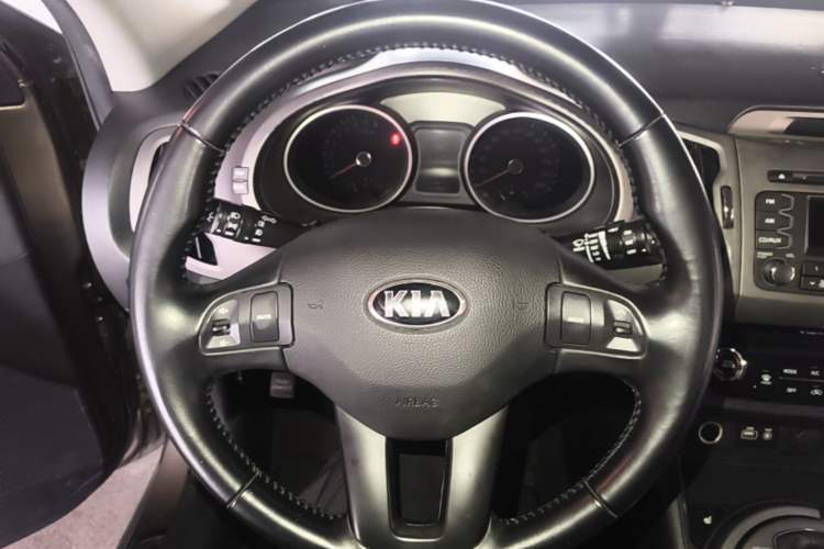 Used Kia Sportage R 2015 2.0L Automatic Two-Wheel Drive DLX Model Steering Wheel