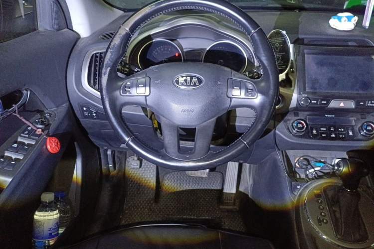 Used Kia Sportage R 2015 2.0L Automatic Two-Wheel Drive DLX Model Steering Wheel