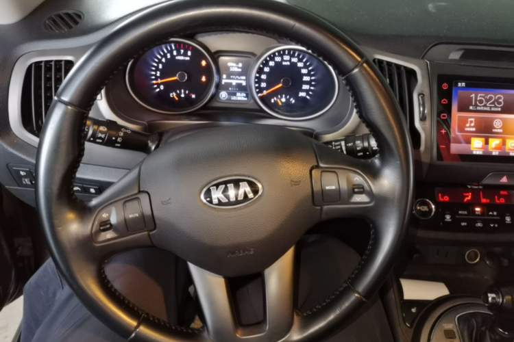 Used Kia Sportage R 2015 2.0L Automatic Two-Wheel Drive DLX Model Steering Wheel