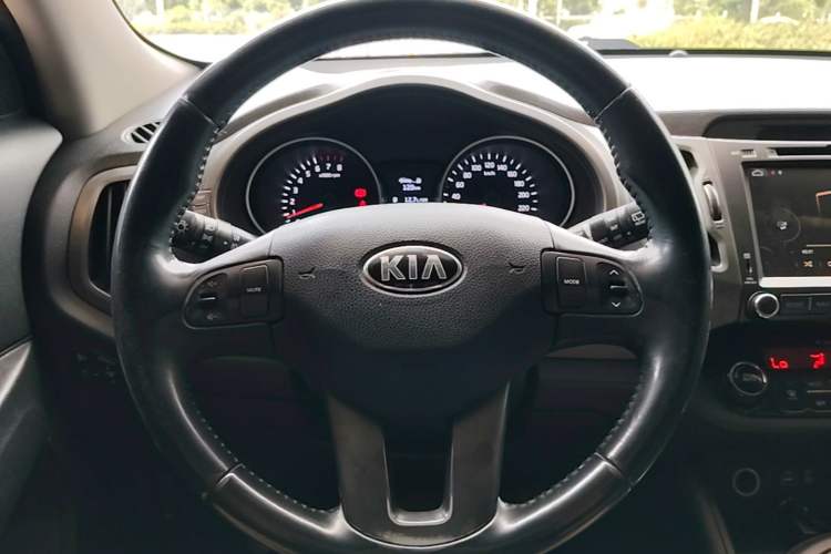 Used Kia Sportage R 2015 2.0L Automatic Two-Wheel Drive DLX Model Steering Wheel