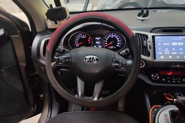 Used Kia Sportage R 2015 2.0L Automatic Two-Wheel Drive DLX Model Steering Wheel