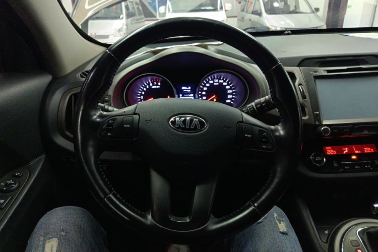 Used Kia Sportage R 2015 2.0L Automatic Two-Wheel Drive DLX Model Steering Wheel
