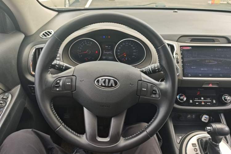 Used Kia Sportage R 2015 2.0L Automatic Two-Wheel Drive DLX Model Steering Wheel