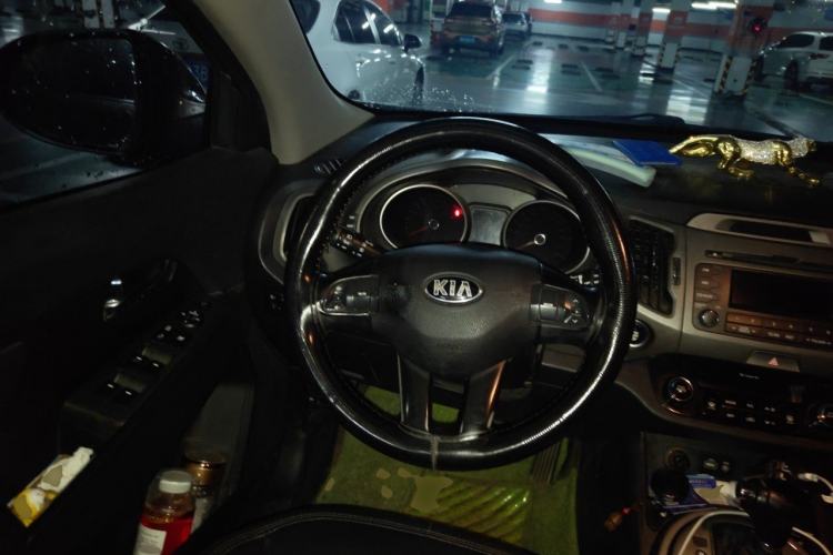 Used Kia Sportage R 2015 2.0L Automatic Two-Wheel Drive DLX Model Steering Wheel