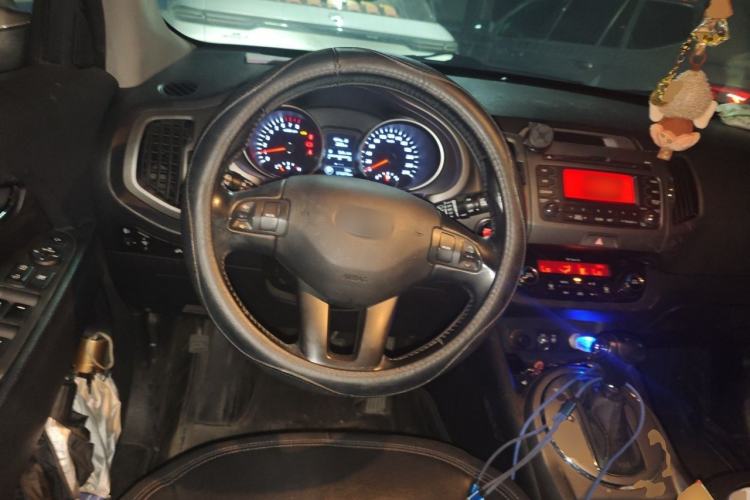 Used Kia Sportage R 2015 2.0L Automatic Two-Wheel Drive DLX Model Steering Wheel