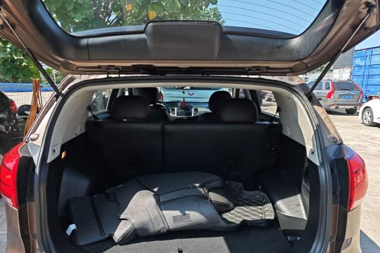 Used Kia Sportage R 2015 2.0L Automatic Two-Wheel Drive GL Trunk