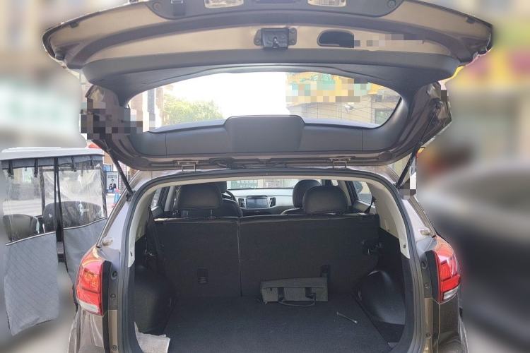 Used Kia Sportage R 2015 2.0L Automatic Two-Wheel Drive GLS Trunk