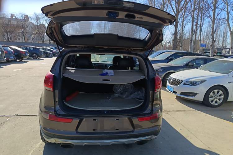 Used Kia Sportage R 2015 2.0L Automatic Two-Wheel Drive DLX Model Trunk