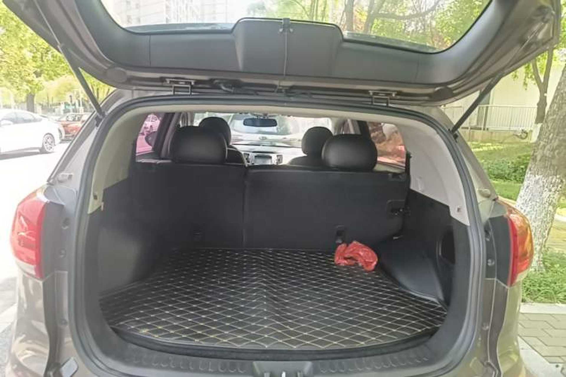 Used Kia Sportage R 2015 2.0L Automatic Two-Wheel Drive GL Trunk