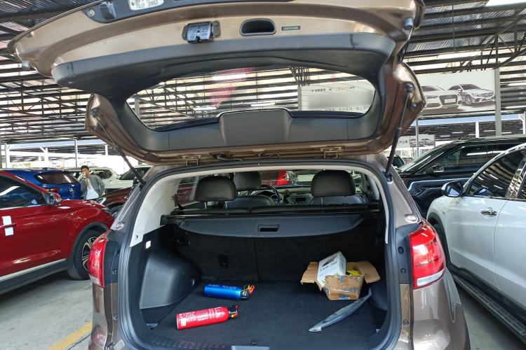 Used Kia Sportage R 2015 2.0L Automatic Two-Wheel Drive GLS Trunk