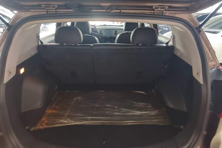 Used Kia Sportage R 2015 2.0L Automatic Two-Wheel Drive DLX Model Trunk