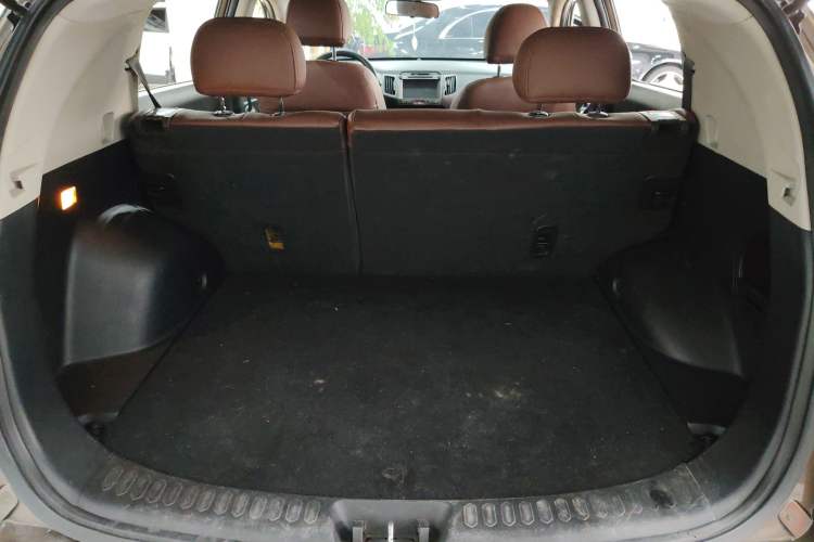 Used Kia Sportage R 2015 2.0L Automatic Two-Wheel Drive GL Trunk