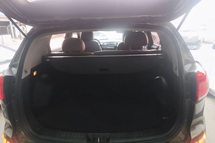 Used Kia Sportage R 2015 2.0L Automatic Two-Wheel Drive GL Trunk