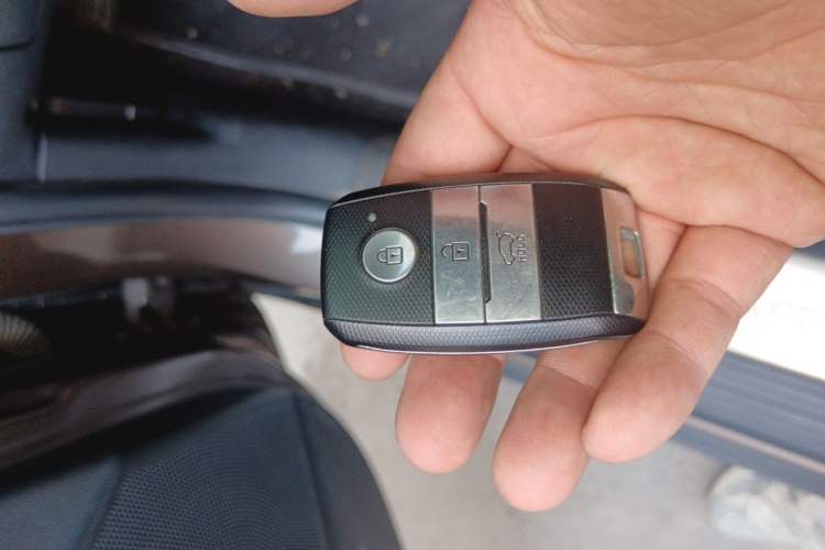 Used Kia Sportage R 2015 2.0L Automatic Two-Wheel Drive DLX Model Vehicle Key