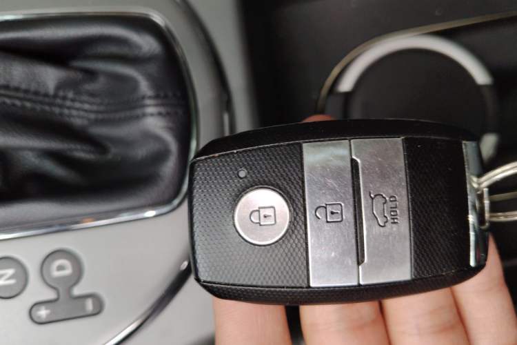 Used Kia Sportage R 2015 2.0L Automatic Two-Wheel Drive DLX Model Vehicle Key