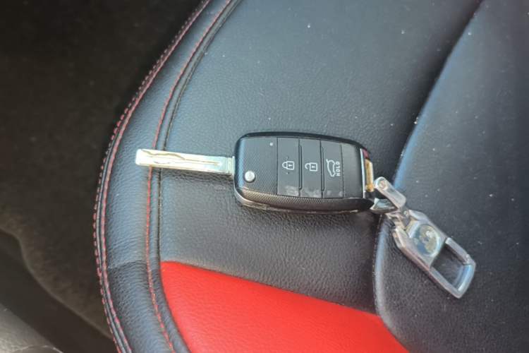 Used Kia Sportage R 2015 2.0L Manual Two-Wheel Drive GL Model Vehicle Key