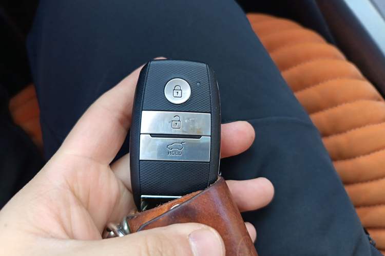 Used Kia Sportage R 2015 2.0L Automatic Two-Wheel Drive DLX Model Vehicle Key