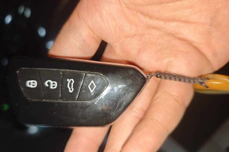 Used Kia Sportage R 2015 2.0L Automatic Two-Wheel Drive DLX Model Vehicle Key