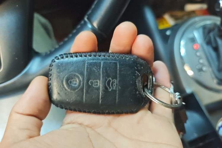 Used Kia Sportage R 2015 2.0L Automatic Two-Wheel Drive DLX Model Vehicle Key