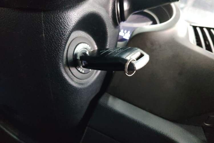 Used Kia Sportage R 2015 2.0L Automatic Two-Wheel Drive GL Vehicle Key