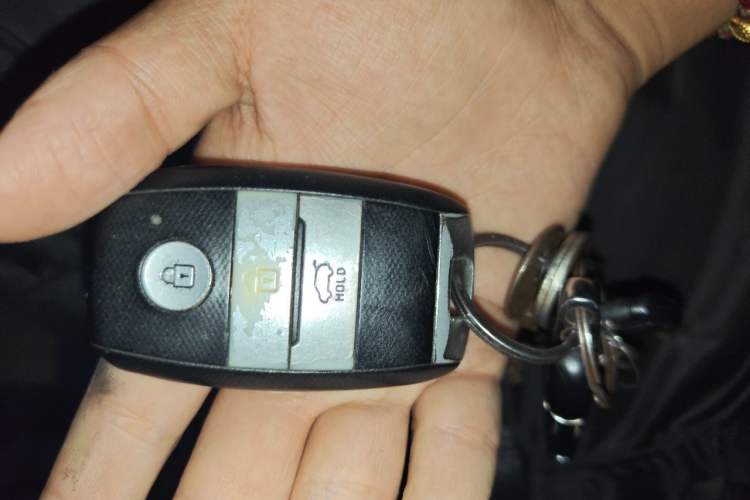 Used Kia Sportage R 2015 2.0L Automatic Two-Wheel Drive DLX Model Vehicle Key