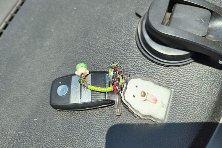 Used Kia Sportage R 2015 2.0L Automatic Two-Wheel Drive DLX Model Vehicle Key