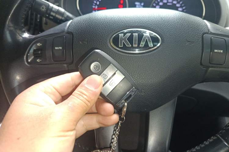 Used Kia Sportage R 2015 2.0L Automatic Two-Wheel Drive DLX Model Vehicle Key