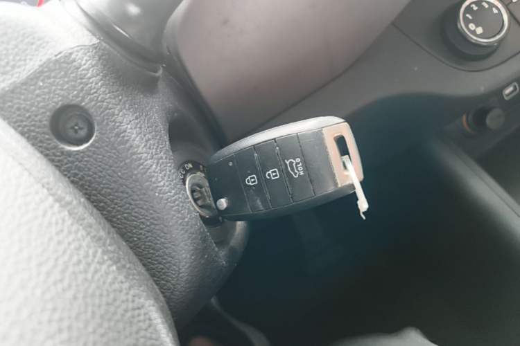 Used Kia Sportage R 2015 2.0L Automatic Two-Wheel Drive GL Vehicle Key