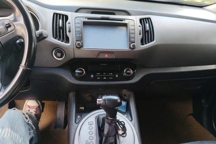 Used Kia Sportage R 2015 2.0L Automatic 2WD Premium Edition Audio And AC Panel